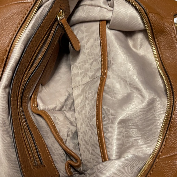 Michael Kors Hobo - Picture 5 of 6